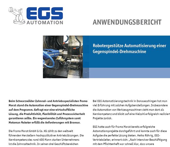 blauer roboter biedient drehmaschine